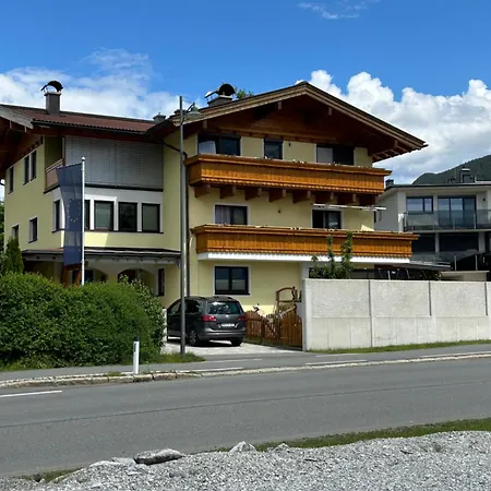 Haus Laubreuter 卡普伦